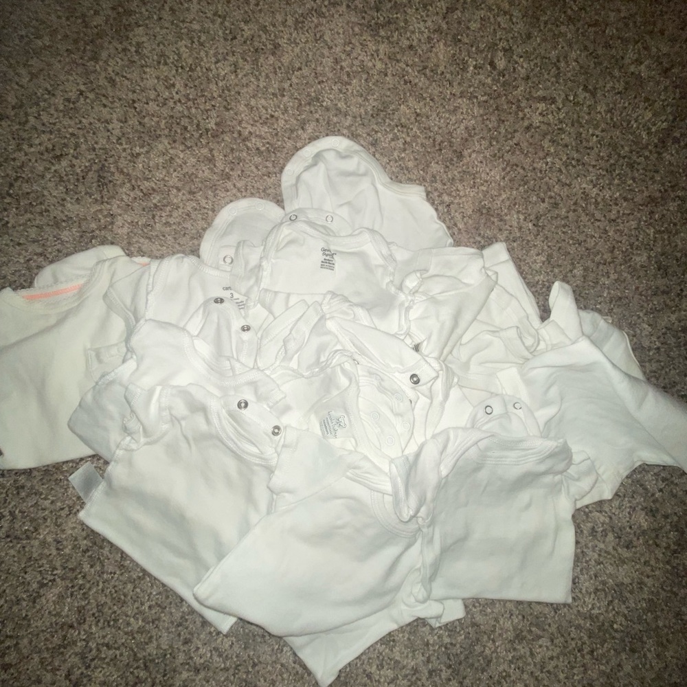 White onsies NB/0-3